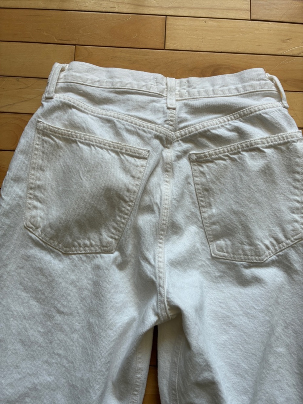 Agolde Luna Barrel Jeans in White (Element) - Picture 9 of 11